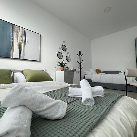 Aiolos Chania Center Luxury Apartment Near The Garden Chrissi Akti Chania Exterior foto